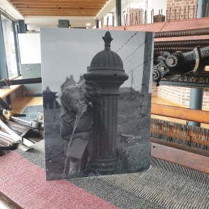 Nis Aosmhor print: The Lionel well image