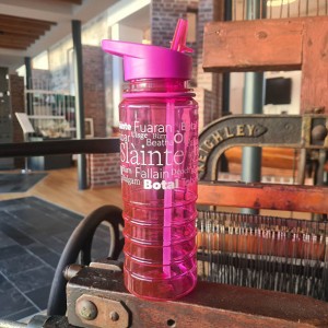 Gaelic water bottle (pink) image