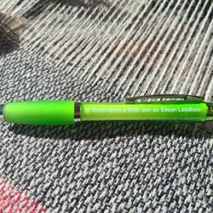 Gaelic pen (light green) image