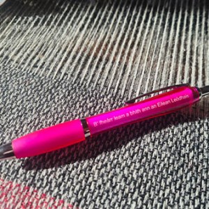 Gaelic pen (pink) image